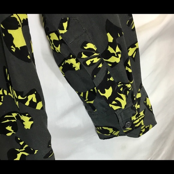 Banana Republic Silk Black & Yellow on Grey Button Down Shirt - Picture 4 of 8